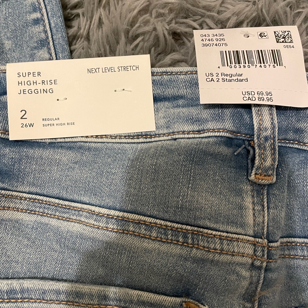 American Eagle Women’s Size 2 Super High Rise Jeggings